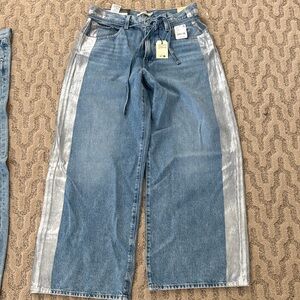 NWT Levi’s XL Straight Jeans w/Silver Stripes